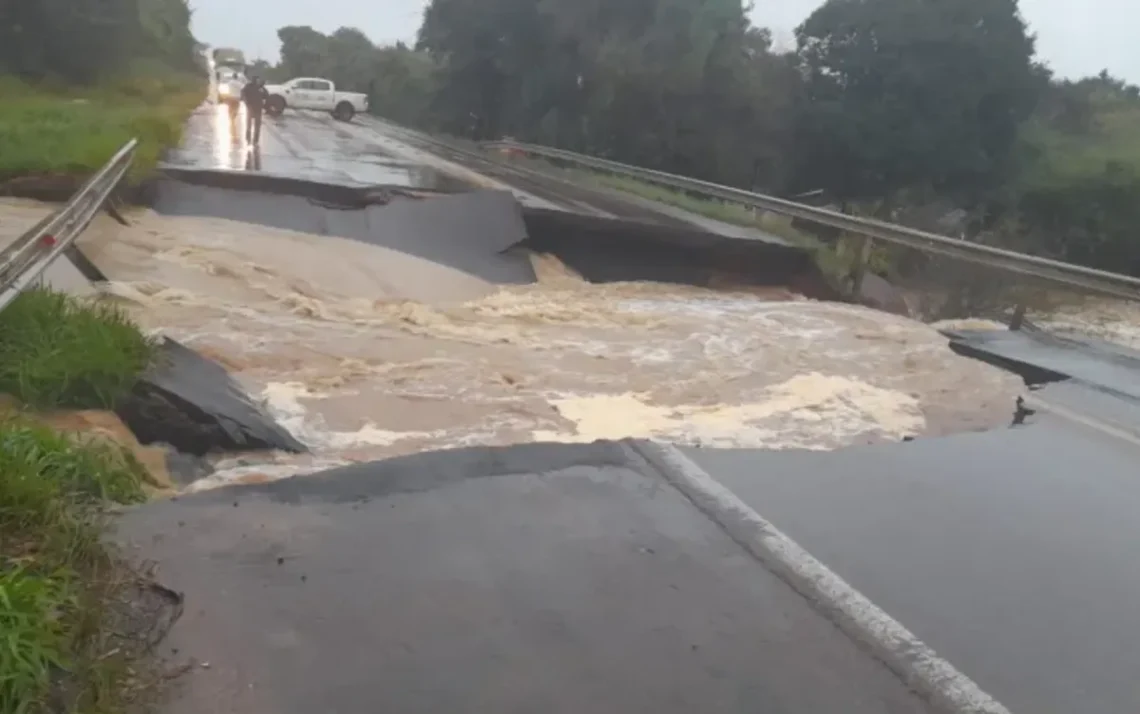 precipitações, pluvias;