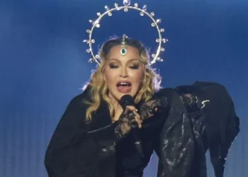 apresentação, cantora, Madonna, carreira, comemoração, coluna, Em Off, confirmada, informação, contato, CNN Brasil, defesa, civil, desembolsou, quantia, doação, manteida em, segredo, doação, confirmada, doação, Madonna, doação, R$ 10, milhões, efetivo, na linha, de frente, fato, circularizado, grande, demanda no, abrigos, informação, circularizada, investigação, causa morte, junto, outras autoridades, do Estado, linha, de frente, morte, pessoas, numero, pessoas afetadas, numero, pessoas mortas, quantia, desembolsada, recebidos, reforços, resgate, pessoas ilhadas, e feridas, show, Copacabana, temporal, Rio Grande, do Sul, turnê, The Celebration, verificação, informação.