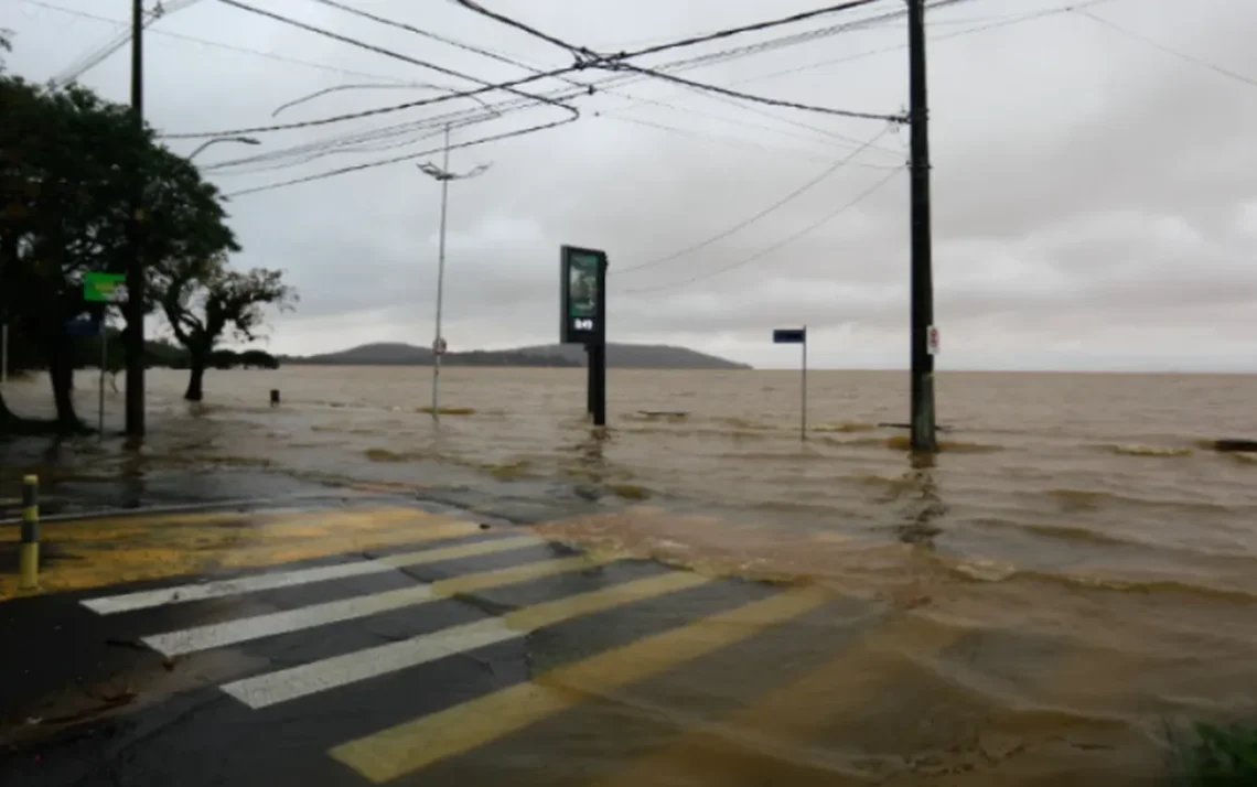 tempestades, enchentes