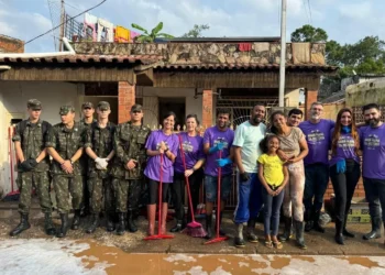 Chuva, inundação, cheia, encharcamento, diluvião;