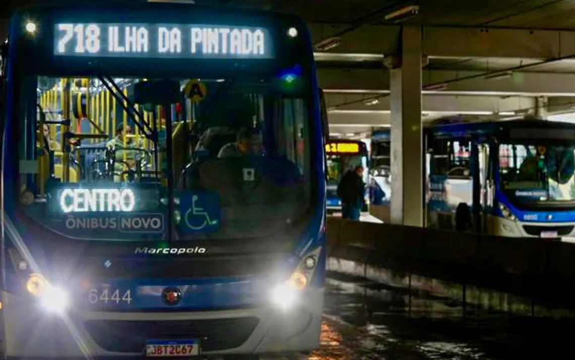 ônibus, deslocamento, mobilidade;