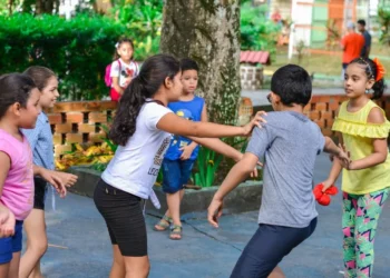 exercício físico, prática física, esportiva, movimento corporal;